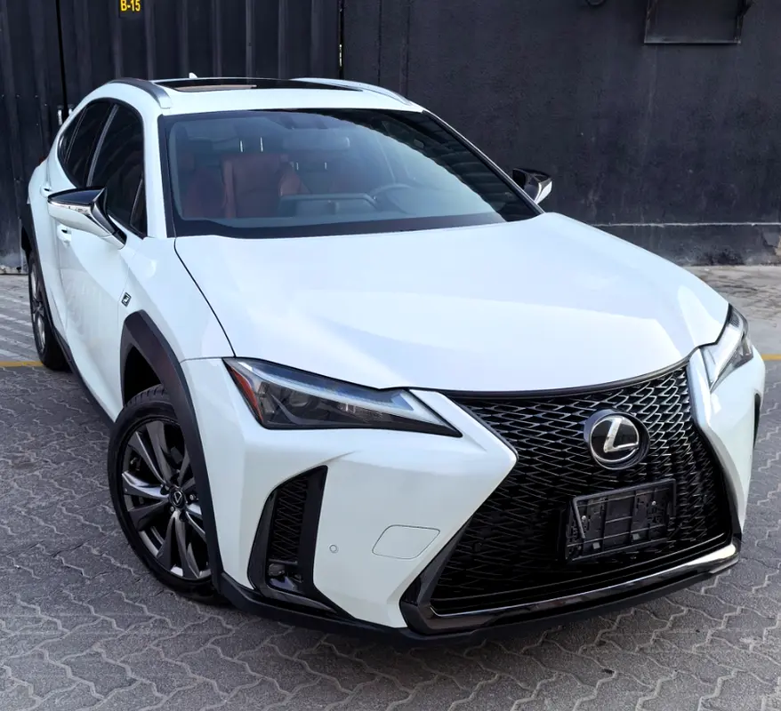 Lexus UX-Series 2023 — photo 1 of 5