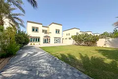 Great Condition | Prime Location | Large Plot