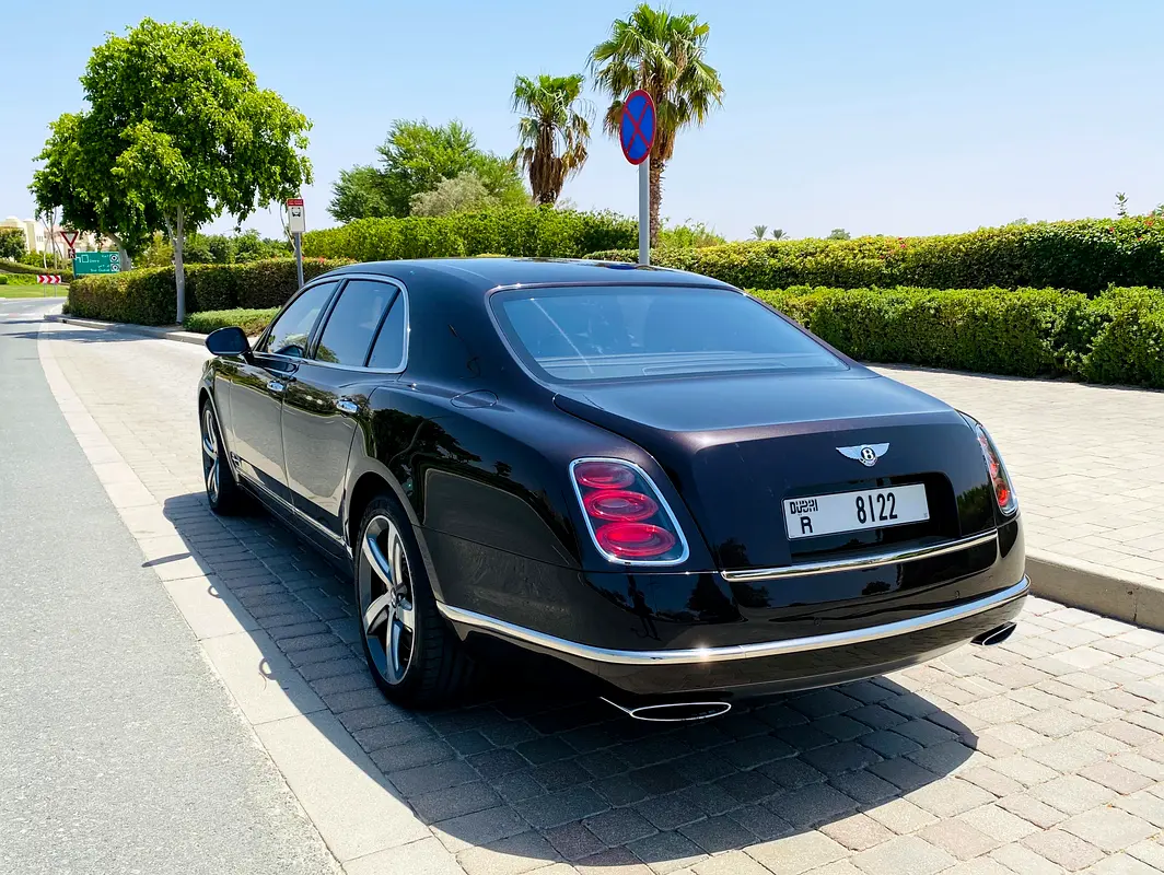 Bentley Mulsanne 2016 — photo 1 of 4