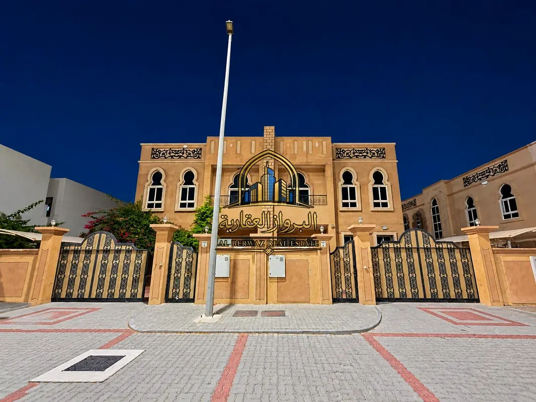 Spacious 5 bedroom with maid room villa for rent in nasma