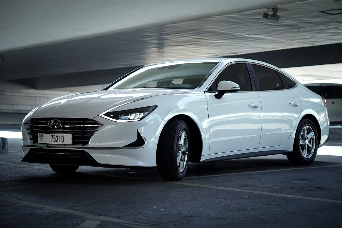 Hyundai Sonata 2020 — photo 1 of 11