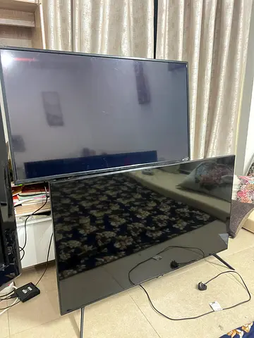 2 TVs for Sale – FOR REPAIR / PARTS. URGENT SALE