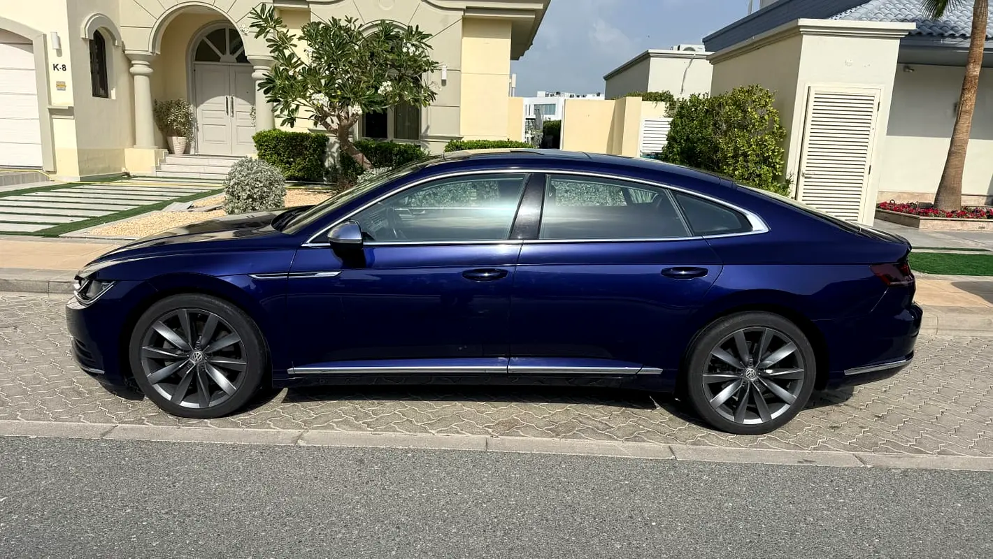 Volkswagen Arteon 2018 — photo 1 of 10