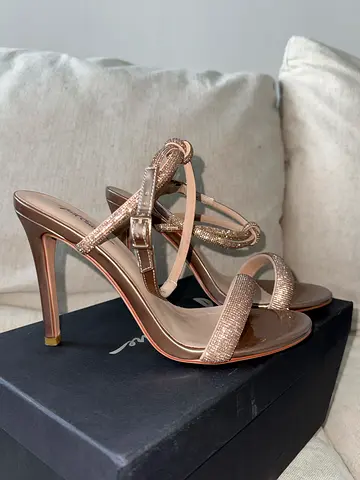 Gold metallic strappy high heel sandals, size 39 (EU)