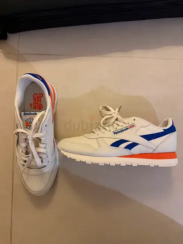 White Reebok Classic Sneakers with Blue  Orange Accents - size 42.5 (8 Uk)