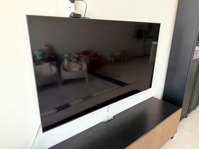 65 inch Samsung Smart TV - with box - excellent condition with soundbar