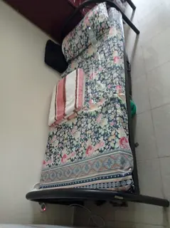 Bedspace available for executive bachelor at muhaisnah 4