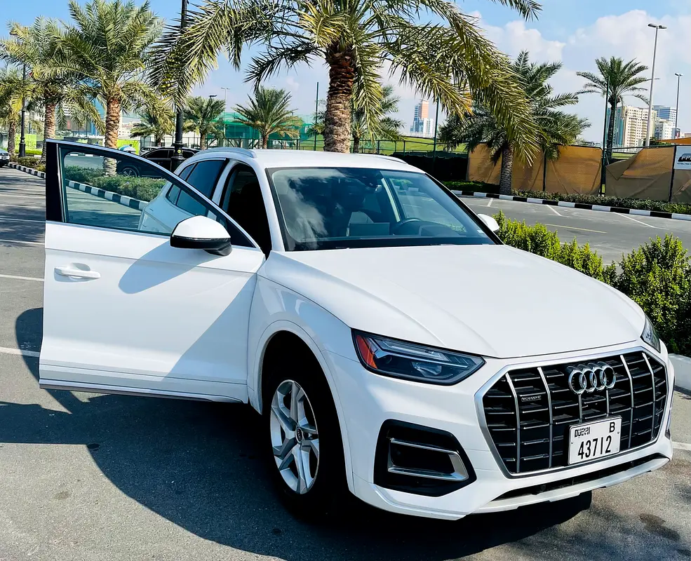 Audi Q5 2021 — photo 1 of 8