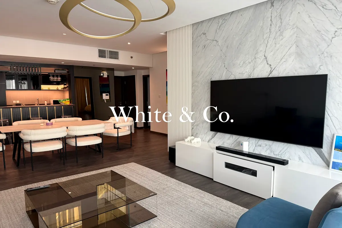Upgraded| Perfect Location| Spacious Unit