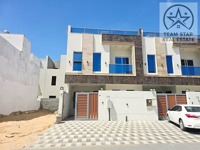 فيلا للإيجار بالياسمين المواصفات: - 5 غرف نوم ماستر - مجلس - صالة - مطبخ كبير - غرفة خادمة - بركن خارجي مظلل - قريبة جدا من جميع الخدمات