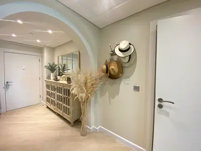Beachside Apartment – Private Bedroom with ensuite with Bills included
