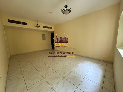 شقة غرفة وصالة في الخان الشارقة، خزائن حائط، غرفة ماستر، حمامين.  موقع مميز قريب من جميع الخدمات وسهل الوصول إلى دبي. الإيجار 35 ألف سنوي مع تابي وتما