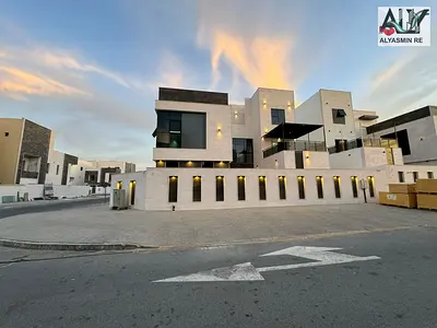 For sale: 6-bedroom villa with swimming pool and elevator at an excellent price, including registration and ownership fees, air conditioning, electric