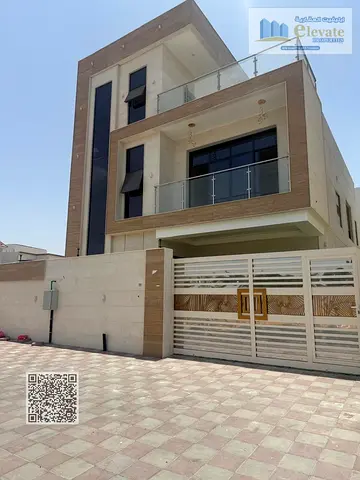 فيلا فاخرة للبيع مكونة من 5 غرف نوم رئيسية
