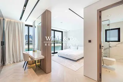 Fully Renovated | infinity Pool | Skyline