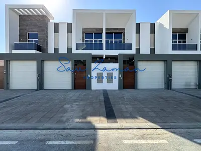 BRAND NEW TOWNHOUSE VILLAS MODERN 3BR+STUDY+MAIDS