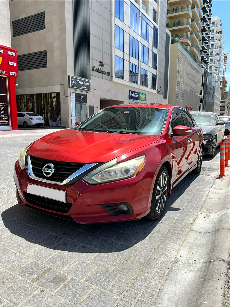 Nissan Altima 2016 — photo 1 of 10
