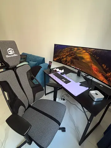 TOTAL TRADING SETUP, brand-new Samsung monitor ODYSEY, keyboard mouse, Mac mini
