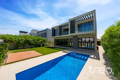 Custom Built | Vacant Now | 5 Bedroom Villa