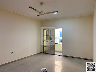 شقة مميزة للإيجاربالروضه2   مبنى طابقين بدون مصعد   بموقع حيوي على شارع رئيسي  توفر سهولة الوصول إلى جميع الخدمات
