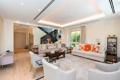 Upgraded 3 BR | 5 Baths | Corner Villa