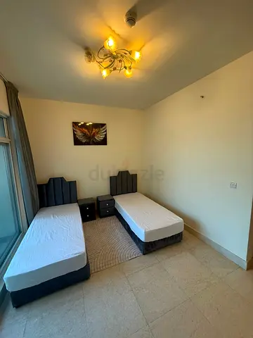 Bedspace in Master Room for Ladies | Near Metro and Marina Mall