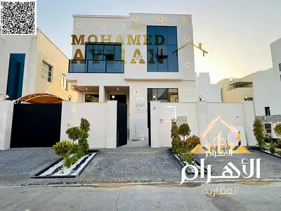 فيلا رائعة وأنيقة للبيع تتكون الآن من 5 غرف نوم ماستر في موقع ممتاز جدا خلف حديقة الحميدية