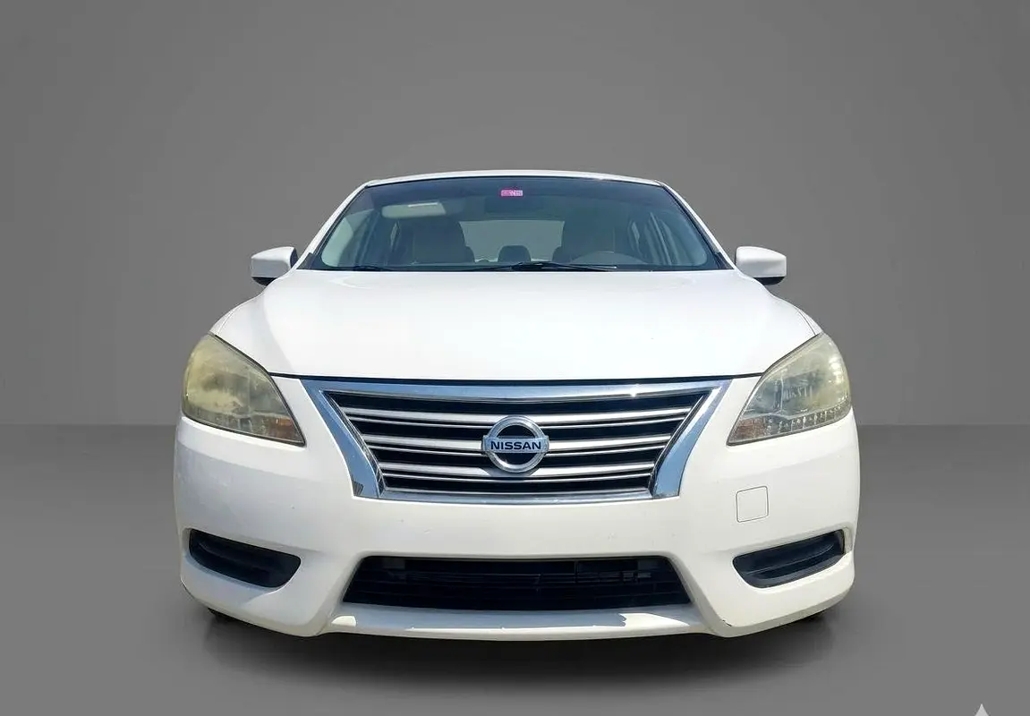 Nissan Sentra 2019 — photo 1 of 12