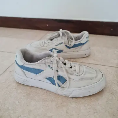 Reebok white  blue casual sneakers, used (Size 36)