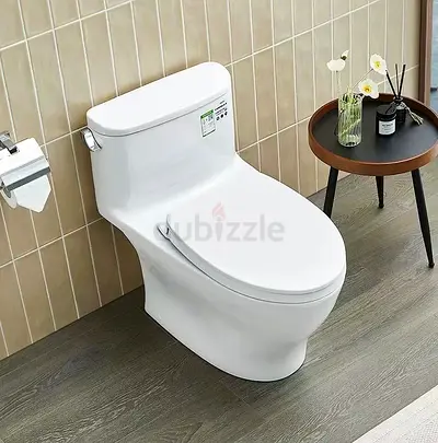 TOTO modern white ceramic toilet - excellent condition