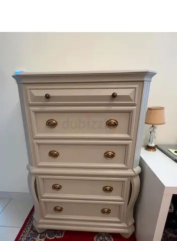 Tallboy dresser