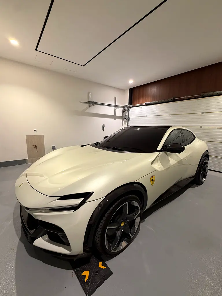 Ferrari Purosangue 2024 — photo 1 of 9