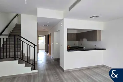 Park Access | Single Row | Vacant | 4 Beds