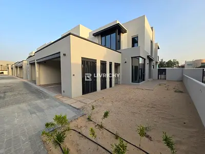 CORNER UNIT | 4BR + MAIDS | MODERN TOWNHOUSE
