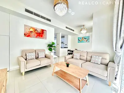 Gleaming 3 Bedrooms | Fully Furnished | Middle Unit