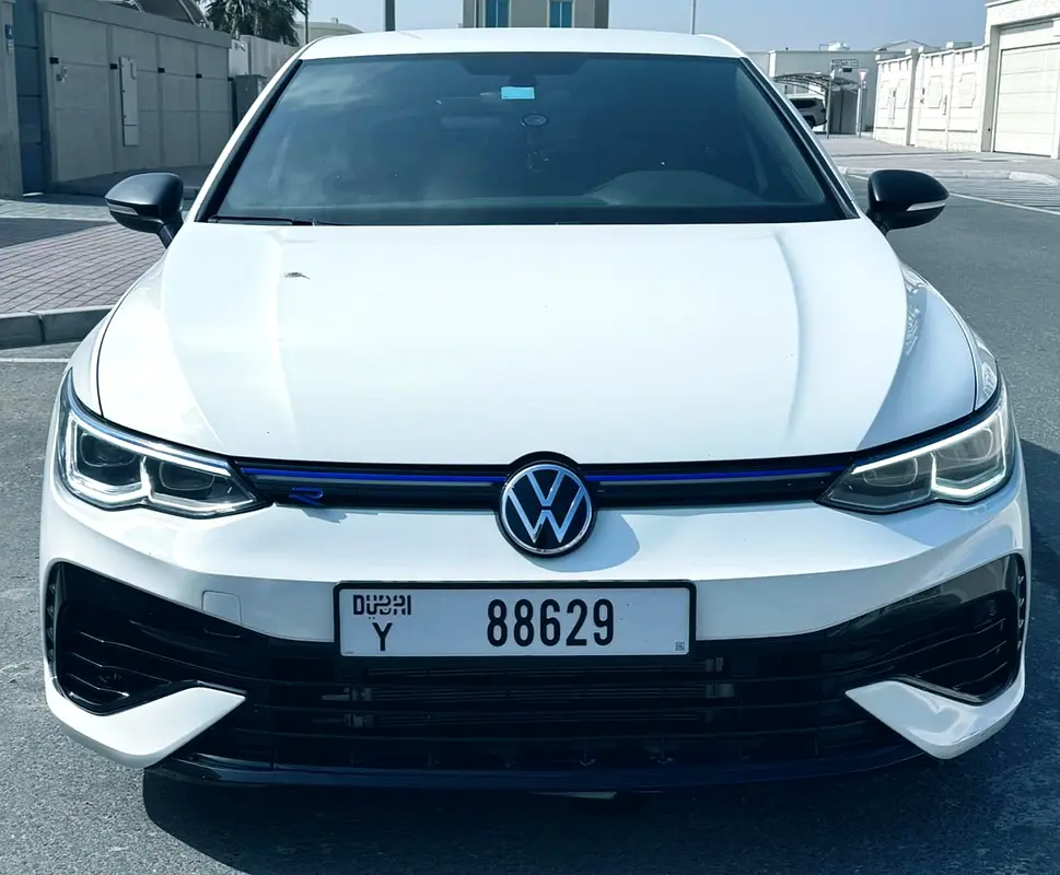 Volkswagen Golf 2022 — photo 1 of 10