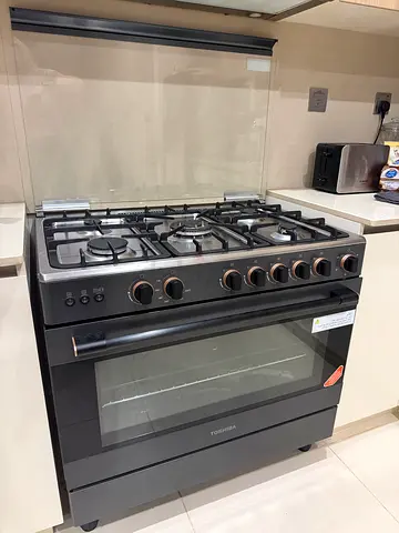 Toshiba cooker / stove 5 firepits