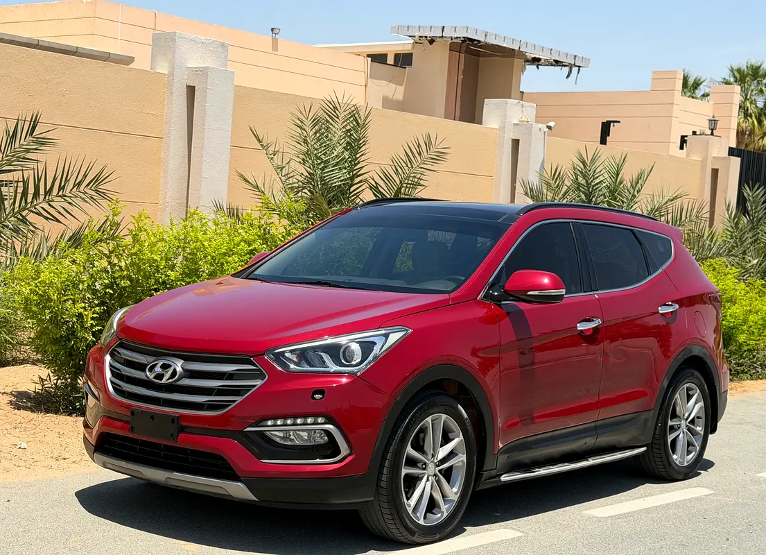 Hyundai Grand Santa Fe 2016 — photo 1 of 19