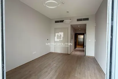 Brand New | Middle Floor | Fitted Kitchen
