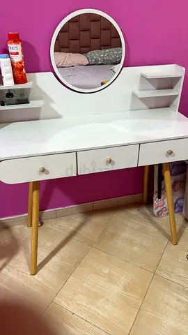 Dressing table