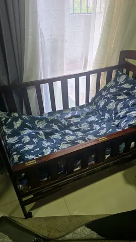Wooden Baby Crib / Bassinet in Good Condition