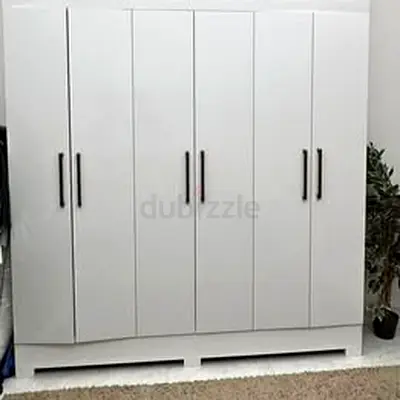 White 5-Door Wardrobe with Black Handles – Good Condition