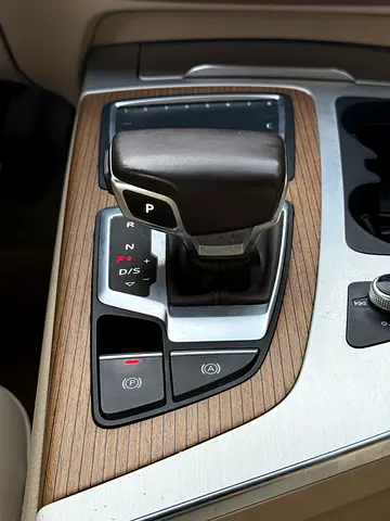 صورة 14 لـ 2016 AUDI Q8