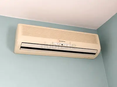 Used O General wall-mounted split air conditioner (indoor unit) - good working condition.