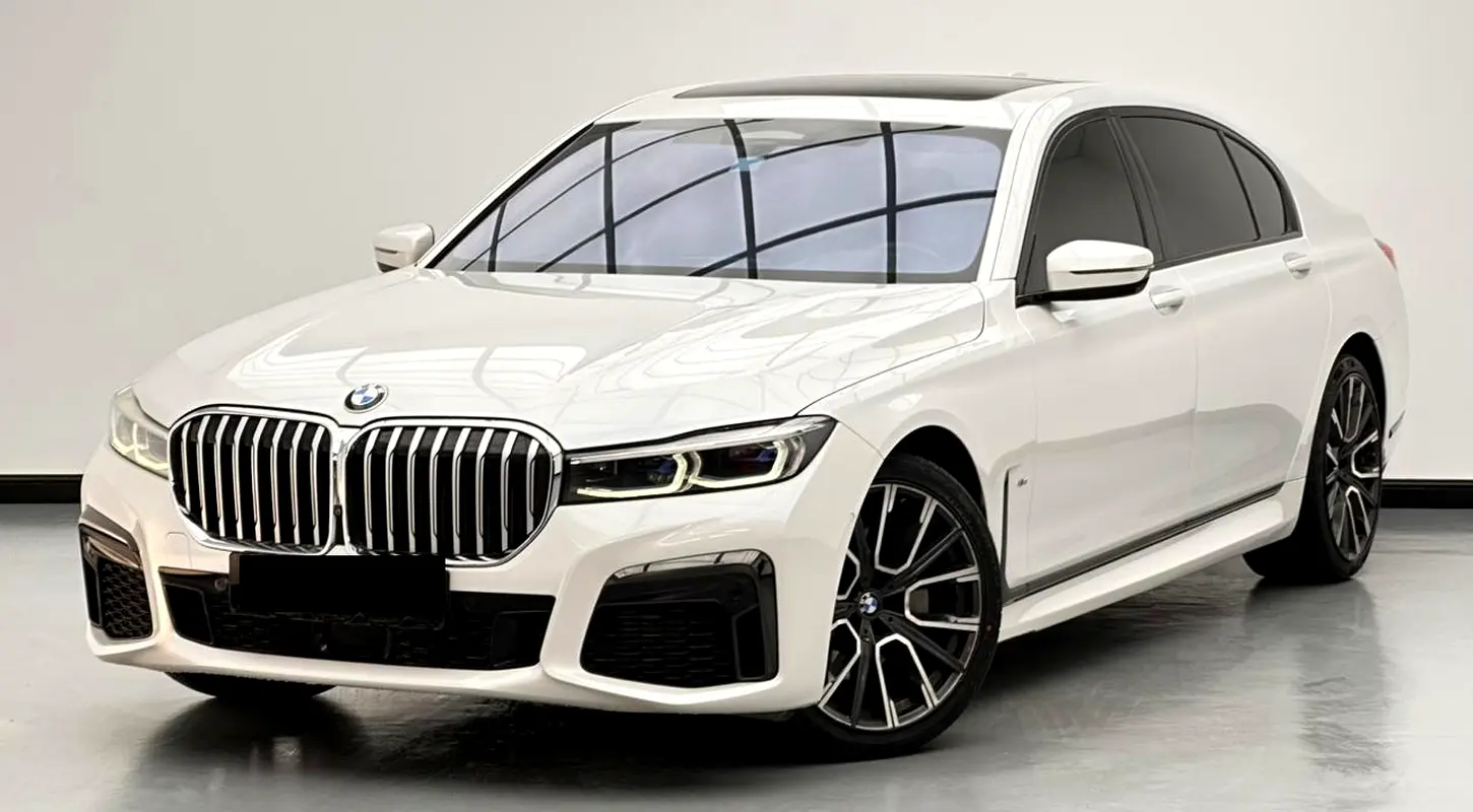 BMW 7-Series 2021 — photo 1 of 18