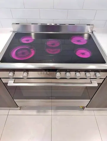 Siemens 5 Hobs full electric ceramic cooker Range size 90cm Exellent Condition