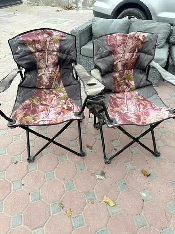 4 Foldable Camo Camping Chairs with Armrests and Cup Holders