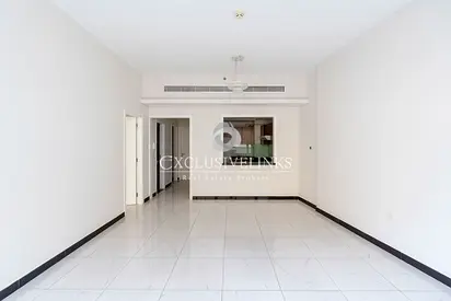 Bright 1BR | Balcony | Near Circle Mall