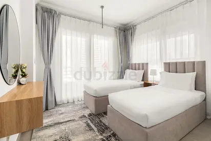 Bedspace in Modern Apartment | For Ladies | Near DMCC Metro and Marina Mall