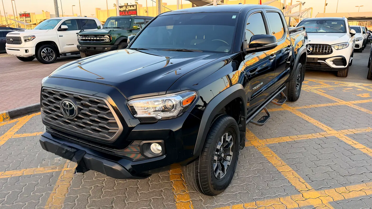 Toyota Tacoma 2022 — photo 1 of 12